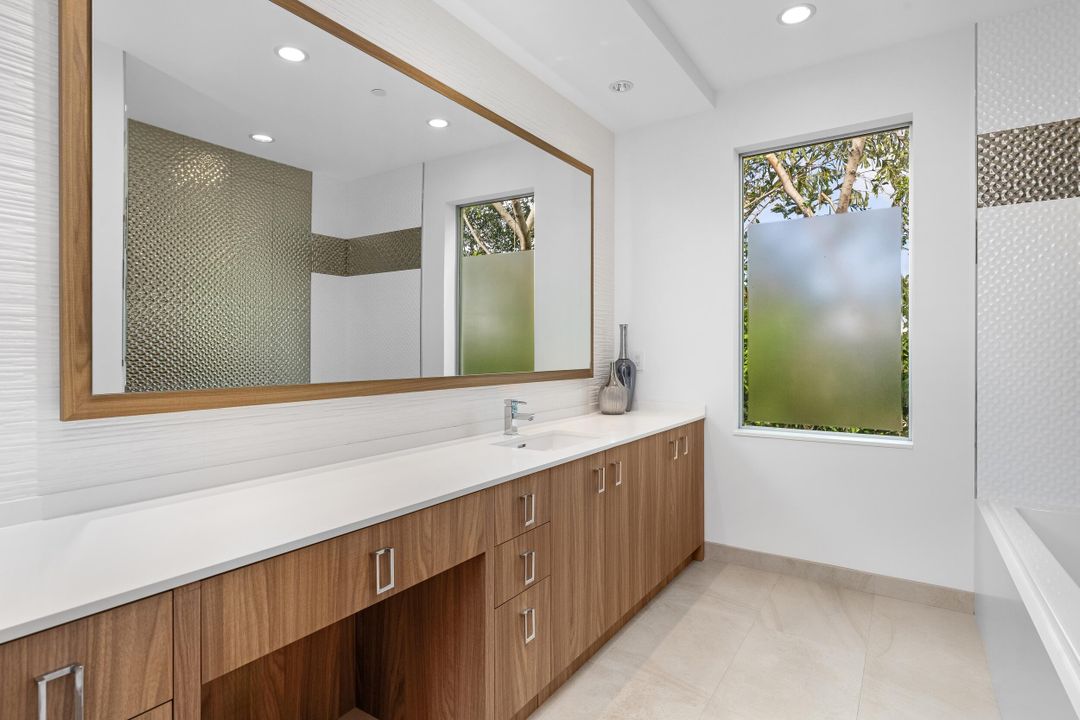 For Sale: $5,850,000 (5 beds, 6 baths, 4740 Square Feet)