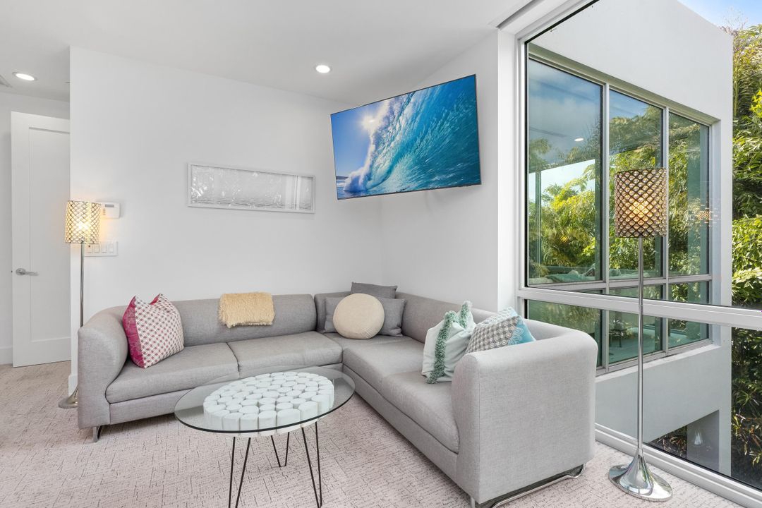 For Sale: $5,850,000 (5 beds, 6 baths, 4740 Square Feet)