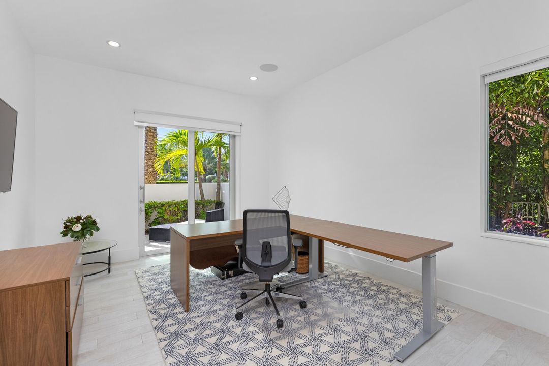 For Sale: $5,850,000 (5 beds, 6 baths, 4740 Square Feet)