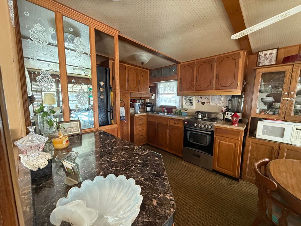 待售: $490,000 (1 贝兹, 1 浴室, 550 平方英尺)