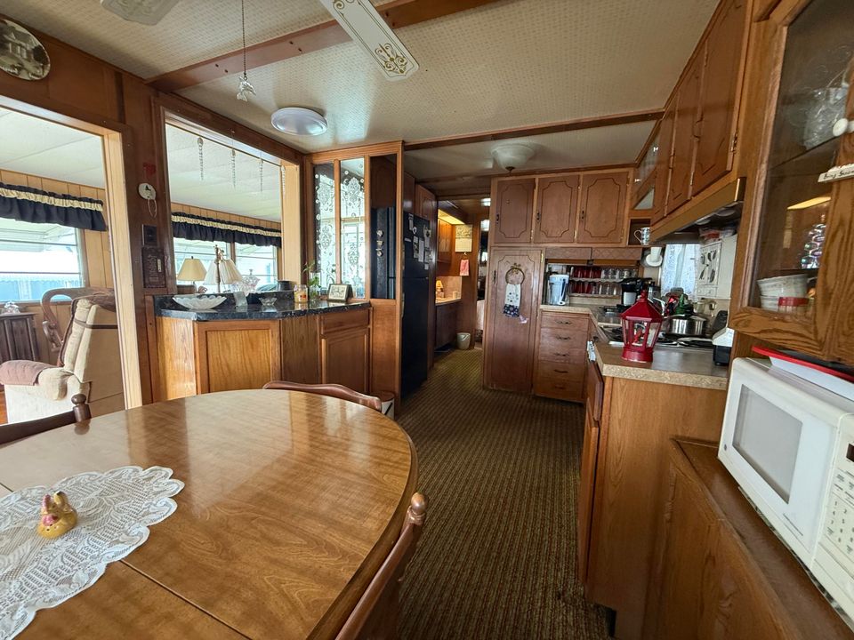 待售: $490,000 (1 贝兹, 1 浴室, 550 平方英尺)