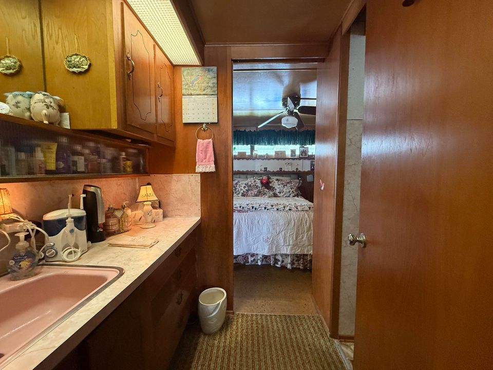 待售: $490,000 (1 贝兹, 1 浴室, 550 平方英尺)