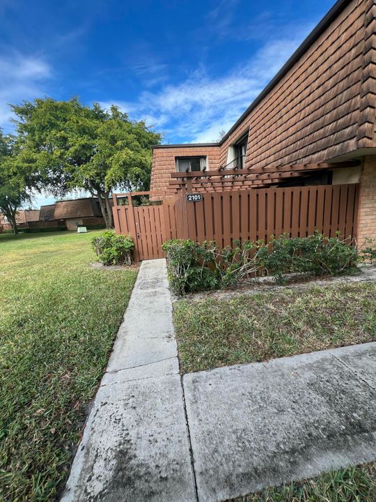 En Renta: $2,600 (3 camas, 3 baños, 1488 Pies cuadrados)