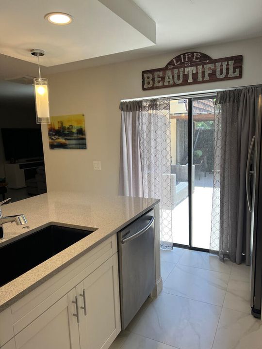 En Renta: $2,600 (3 camas, 3 baños, 1488 Pies cuadrados)