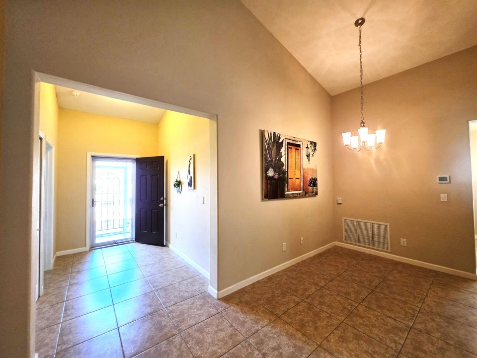 В аренду: $2,450 (4 спален, 2 ванн, 1935 Квадратных фут)