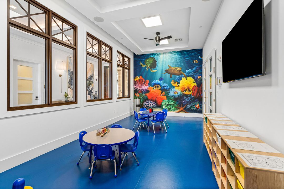 For Sale: $819,500 (3 beds, 2 baths, 2117 Square Feet)