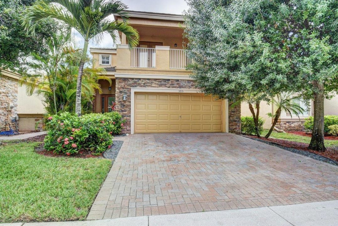 For Rent: $3,800 (4 beds, 2 baths, 2122 Square Feet)