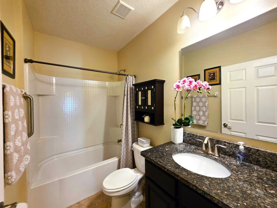 В аренду: $2,450 (4 спален, 2 ванн, 1935 Квадратных фут)