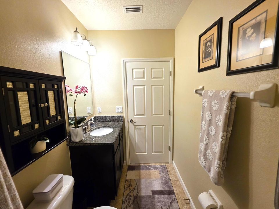 В аренду: $2,450 (4 спален, 2 ванн, 1935 Квадратных фут)