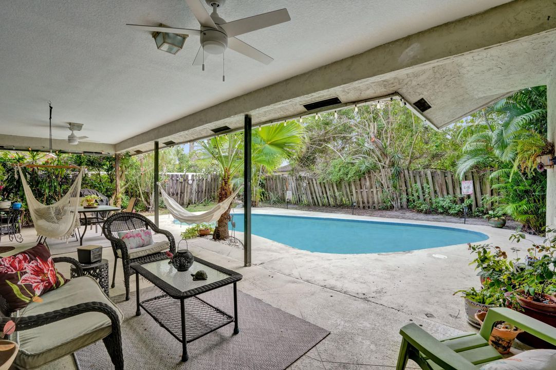 For Sale: $489,000 (3 beds, 2 baths, 1668 Square Feet)