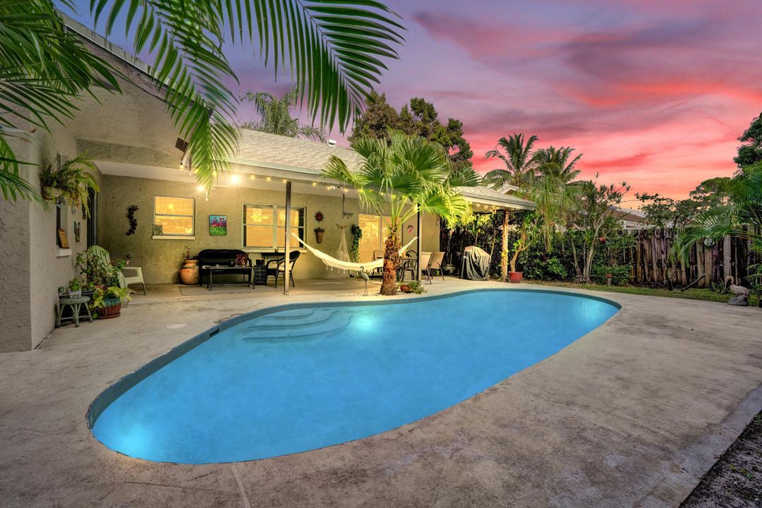 For Sale: $489,000 (3 beds, 2 baths, 1668 Square Feet)