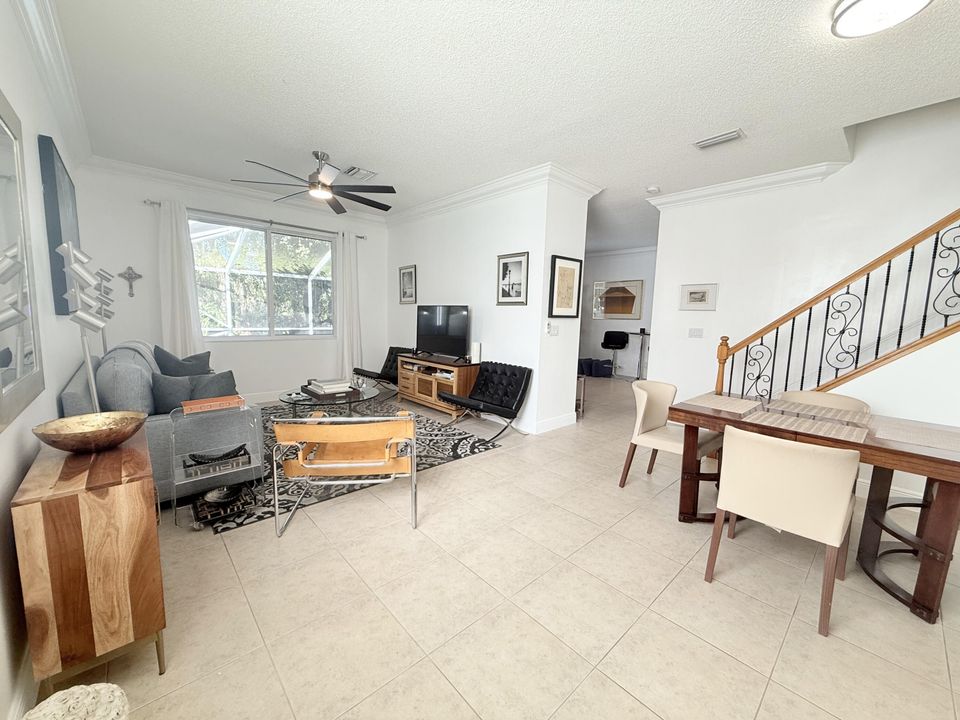 For Rent: $3,800 (4 beds, 2 baths, 2122 Square Feet)