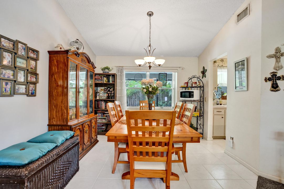 For Sale: $489,000 (3 beds, 2 baths, 1668 Square Feet)