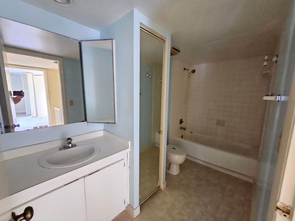 На продажу: $226,000 (2 спален, 2 ванн, 1288 Квадратных фут)