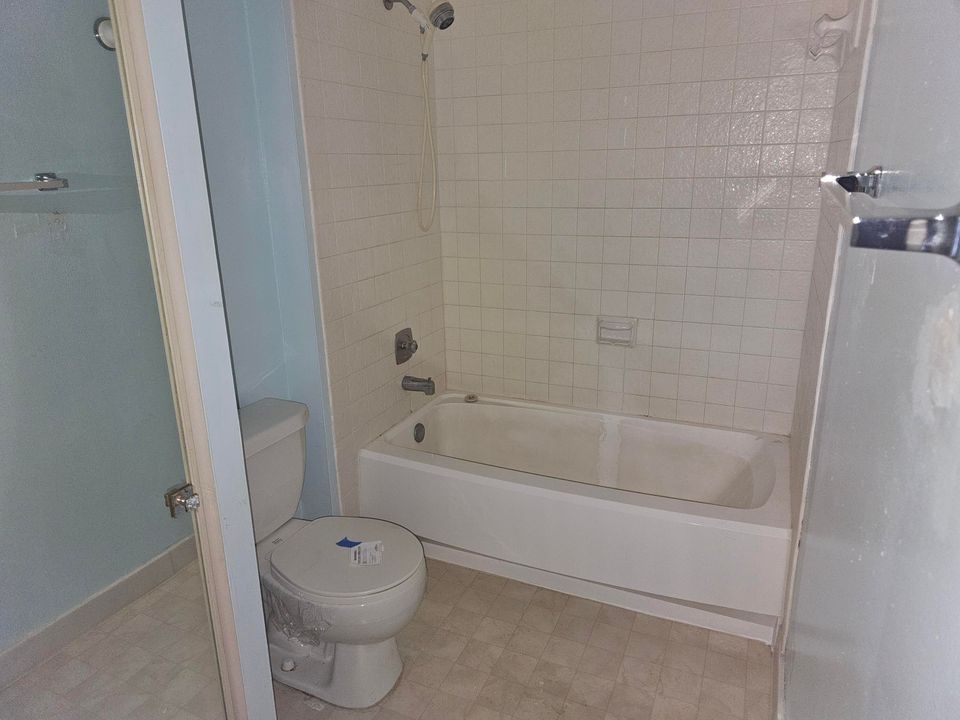 На продажу: $226,000 (2 спален, 2 ванн, 1288 Квадратных фут)