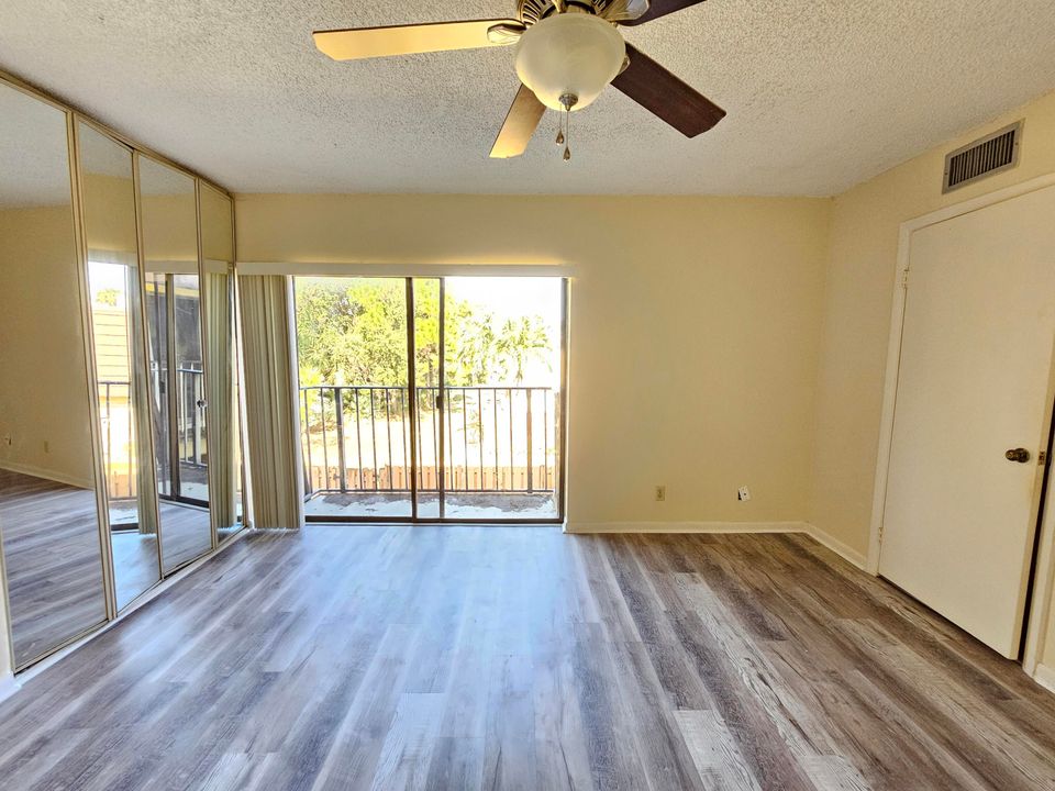 На продажу: $226,000 (2 спален, 2 ванн, 1288 Квадратных фут)