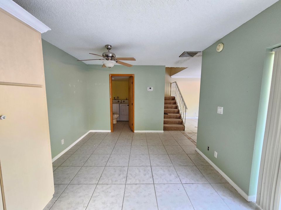 На продажу: $226,000 (2 спален, 2 ванн, 1288 Квадратных фут)