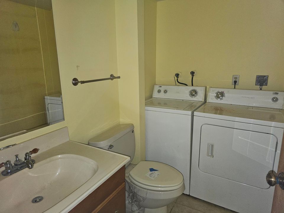 На продажу: $226,000 (2 спален, 2 ванн, 1288 Квадратных фут)