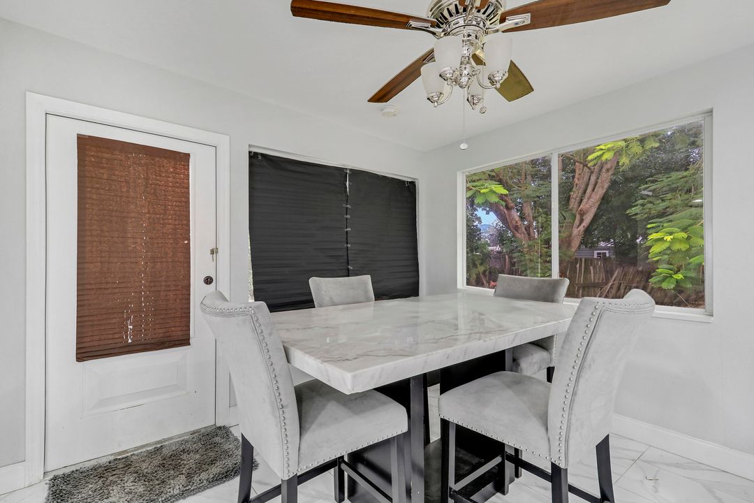 待售: $450,000 (4 贝兹, 2 浴室, 1453 平方英尺)