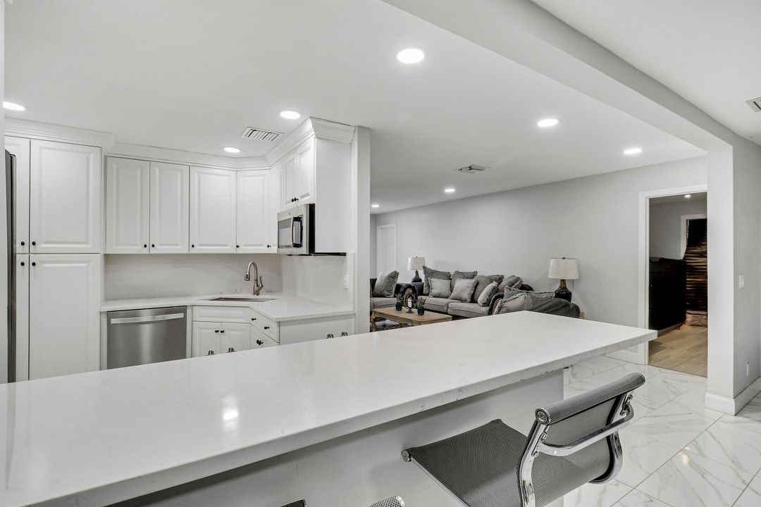 待售: $450,000 (4 贝兹, 2 浴室, 1453 平方英尺)