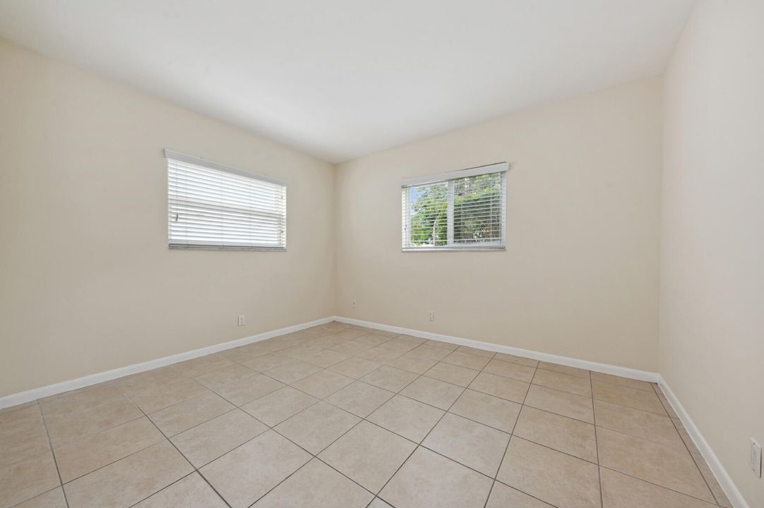 В аренду: $2,500 (2 спален, 2 ванн, 900 Квадратных фут)