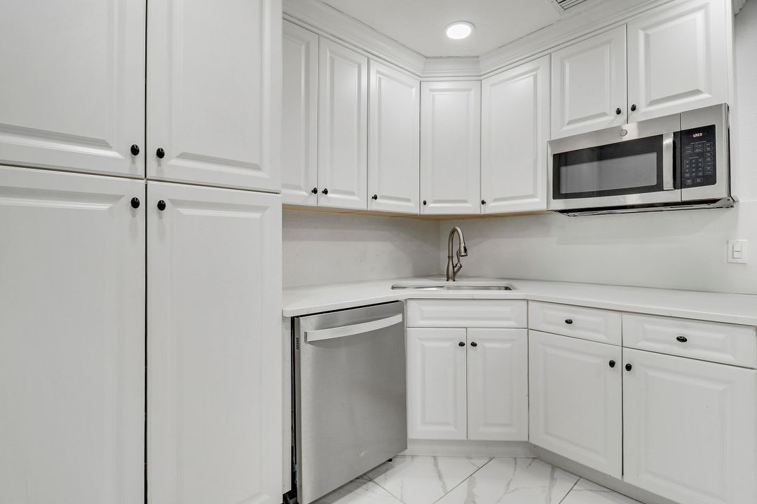 待售: $450,000 (4 贝兹, 2 浴室, 1453 平方英尺)