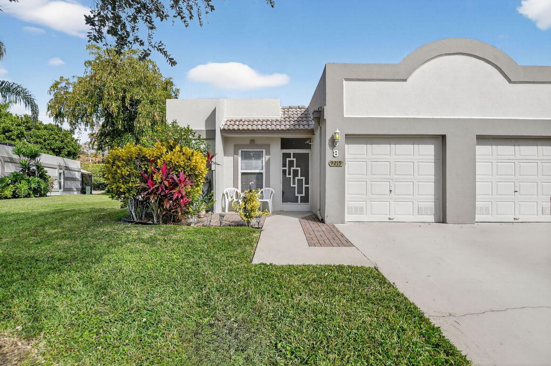 На продажу: $325,000 (2 спален, 2 ванн, 1115 Квадратных фут)