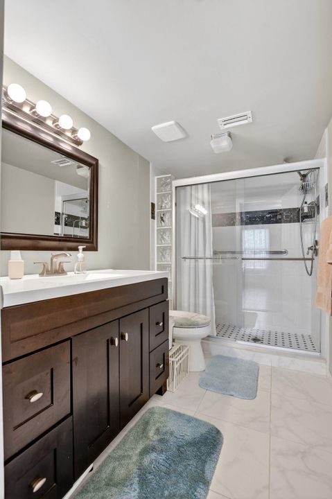 На продажу: $325,000 (2 спален, 2 ванн, 1115 Квадратных фут)