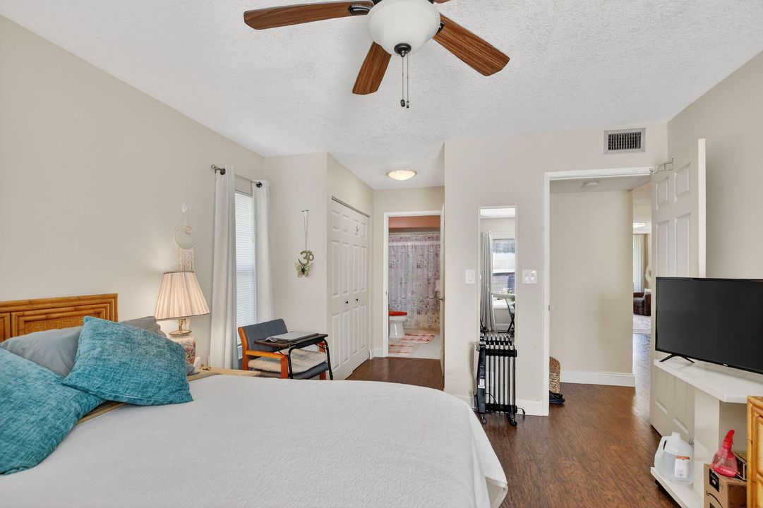 На продажу: $325,000 (2 спален, 2 ванн, 1115 Квадратных фут)