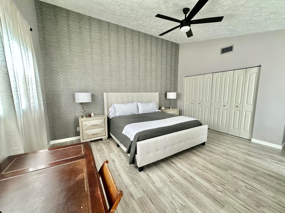 For Rent: $2,300 (2 beds, 2 baths, 1384 Square Feet)