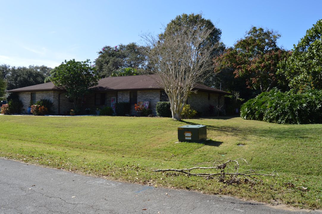 En Venta: $415,000 (4 camas, 2 baños, 2026 Pies cuadrados)