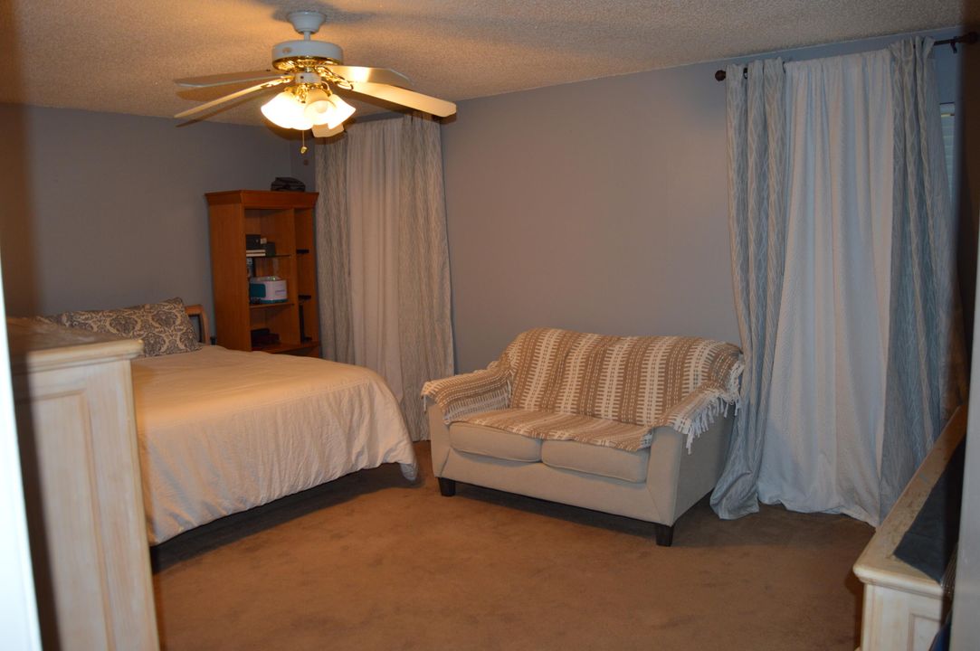 En Venta: $415,000 (4 camas, 2 baños, 2026 Pies cuadrados)