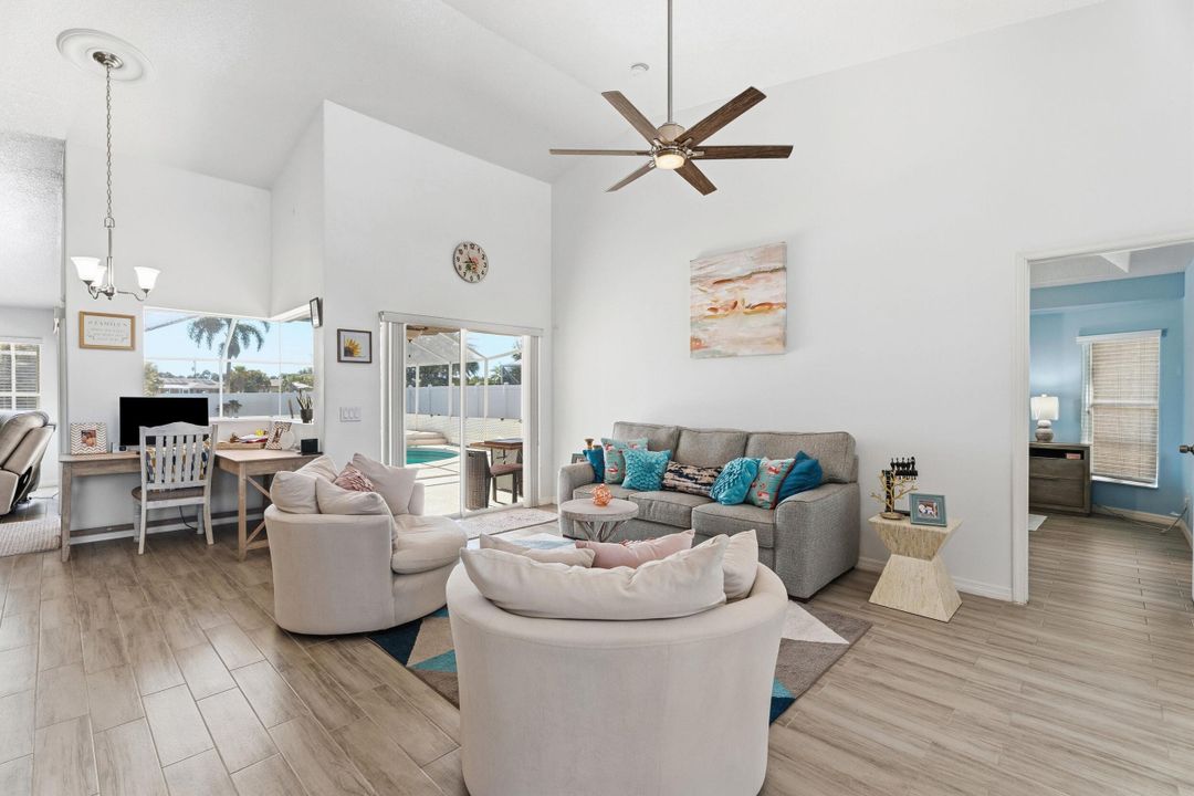 待售: $645,000 (4 贝兹, 3 浴室, 2351 平方英尺)