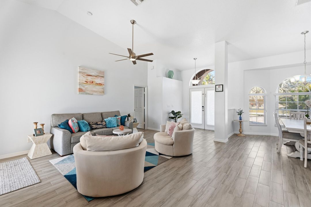 待售: $645,000 (4 贝兹, 3 浴室, 2351 平方英尺)