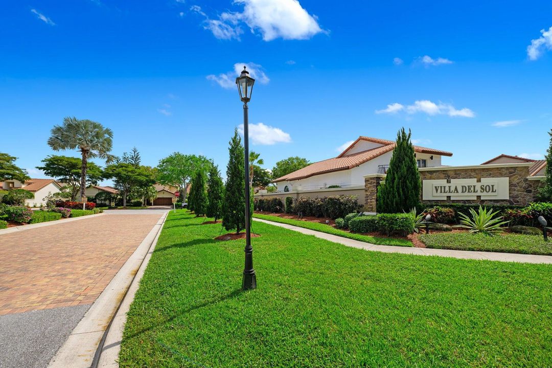 待售: $680,000 (2 贝兹, 2 浴室, 1977 平方英尺)