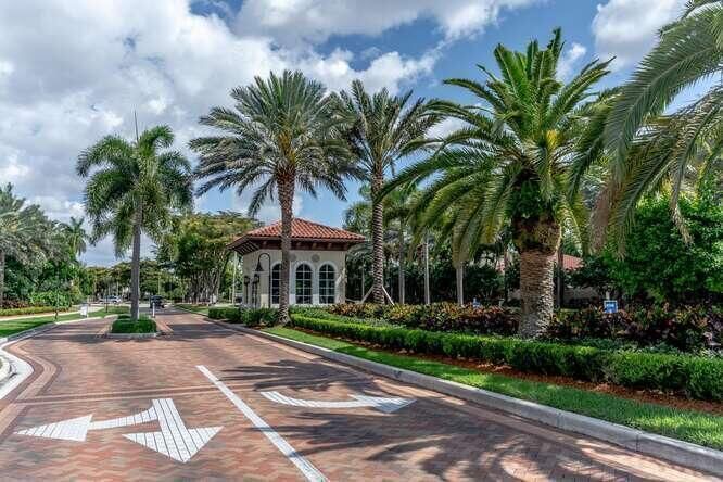 待售: $680,000 (2 贝兹, 2 浴室, 1977 平方英尺)