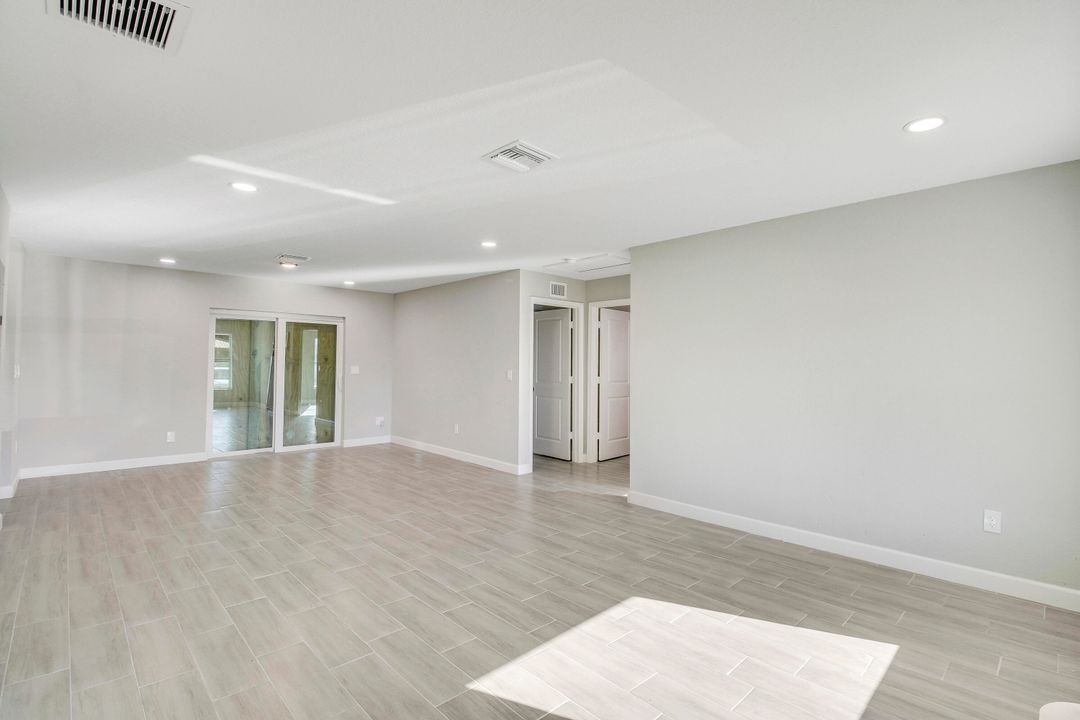 For Sale: $425,000 (0 beds, 0 baths, 2296 Square Feet)