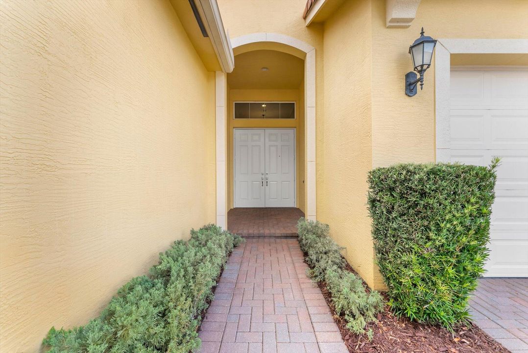 For Sale: $795,000 (4 beds, 4 baths, 2955 Square Feet)