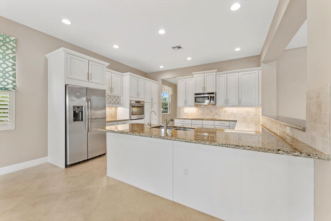 For Sale: $795,000 (4 beds, 4 baths, 2955 Square Feet)