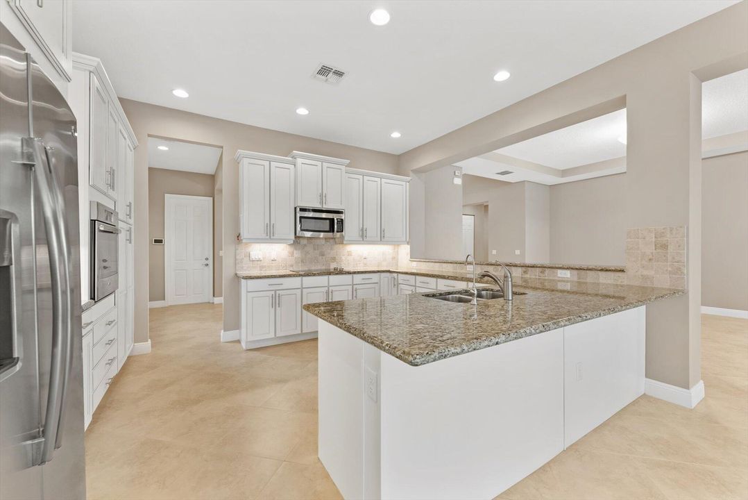 For Sale: $795,000 (4 beds, 4 baths, 2955 Square Feet)