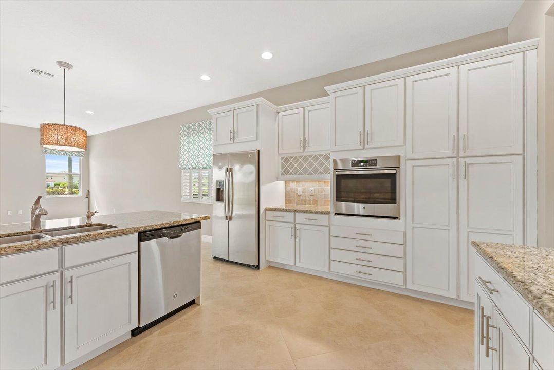 For Sale: $795,000 (4 beds, 4 baths, 2955 Square Feet)