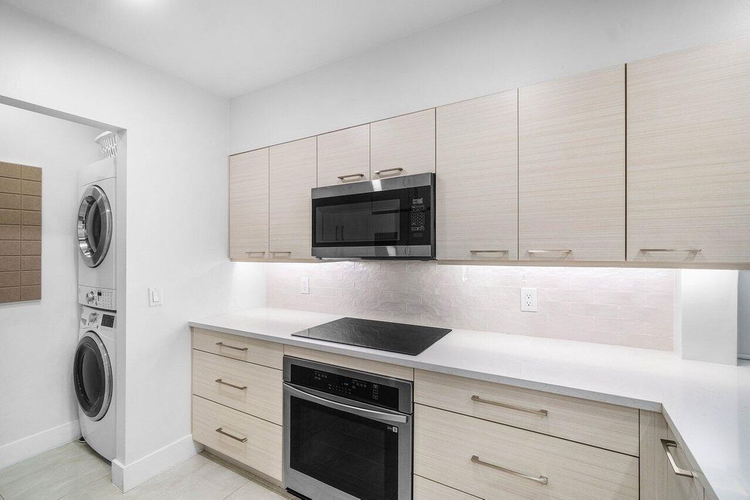 待售: $450,000 (2 贝兹, 2 浴室, 1458 平方英尺)