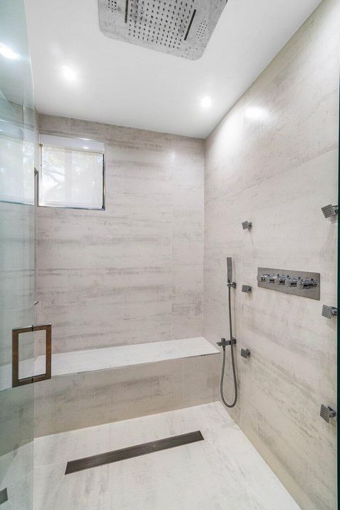 待售: $450,000 (2 贝兹, 2 浴室, 1458 平方英尺)