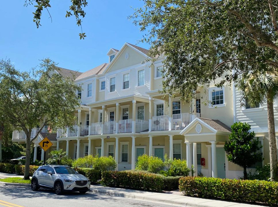 For Rent: $3,500 (3 beds, 2 baths, 1542 Square Feet)