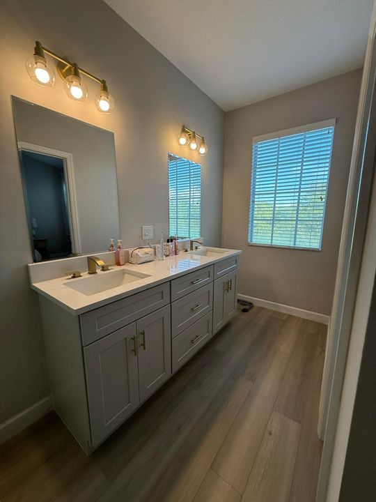 For Rent: $3,500 (3 beds, 2 baths, 1542 Square Feet)