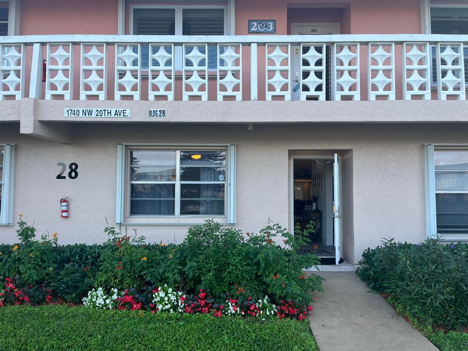 En Venta: $270,000 (2 camas, 2 baños, 1335 Pies cuadrados)