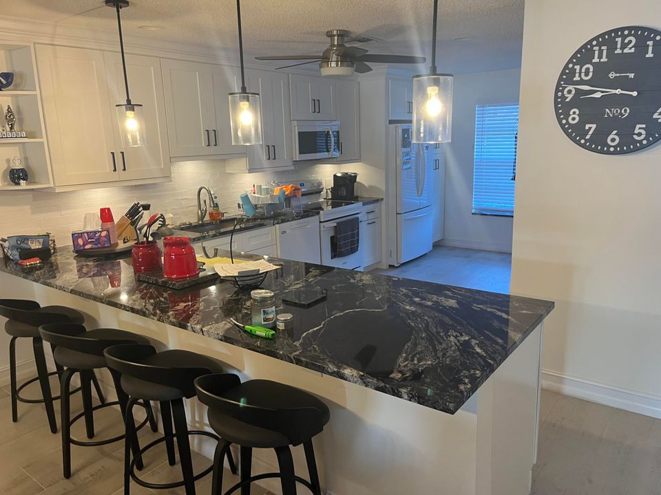 En Venta: $270,000 (2 camas, 2 baños, 1335 Pies cuadrados)