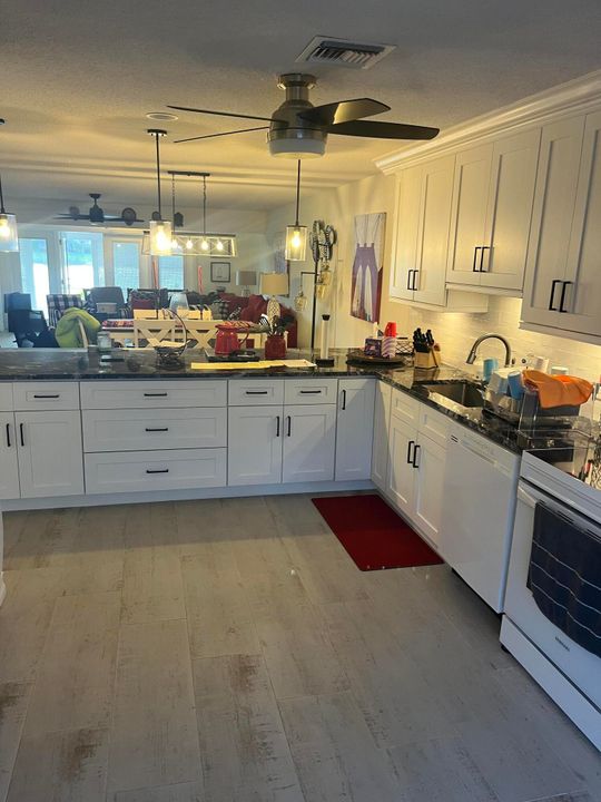 En Venta: $270,000 (2 camas, 2 baños, 1335 Pies cuadrados)