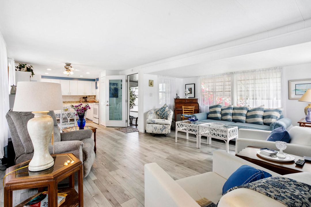 En Venta: $169,900 (2 camas, 2 baños, 1038 Pies cuadrados)