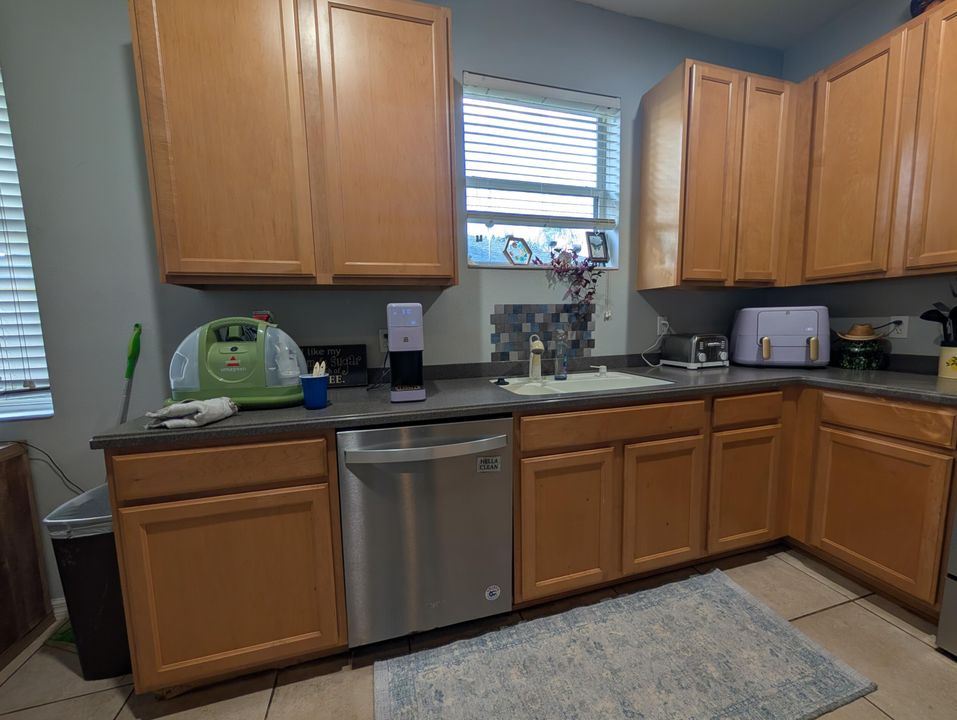 На продажу: $344,900 (3 спален, 2 ванн, 1631 Квадратных фут)